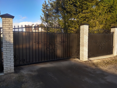 Фото откатных ворот с поликарбонатом Фото откатных ворот с поликарбонатом